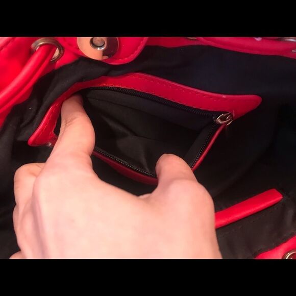 Red Straw Crossbody Bag - Picture 8 of 11